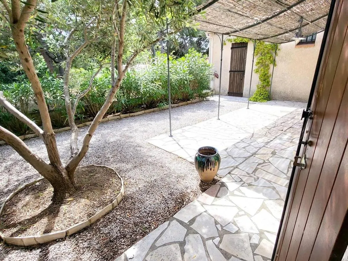 Villa T4 Climatisee, Rez-De-Jardin, Parking Prive, Proche Plage Et Commerces - Fr-1-316-182 Six-Fours-les-Plages 0*,  France